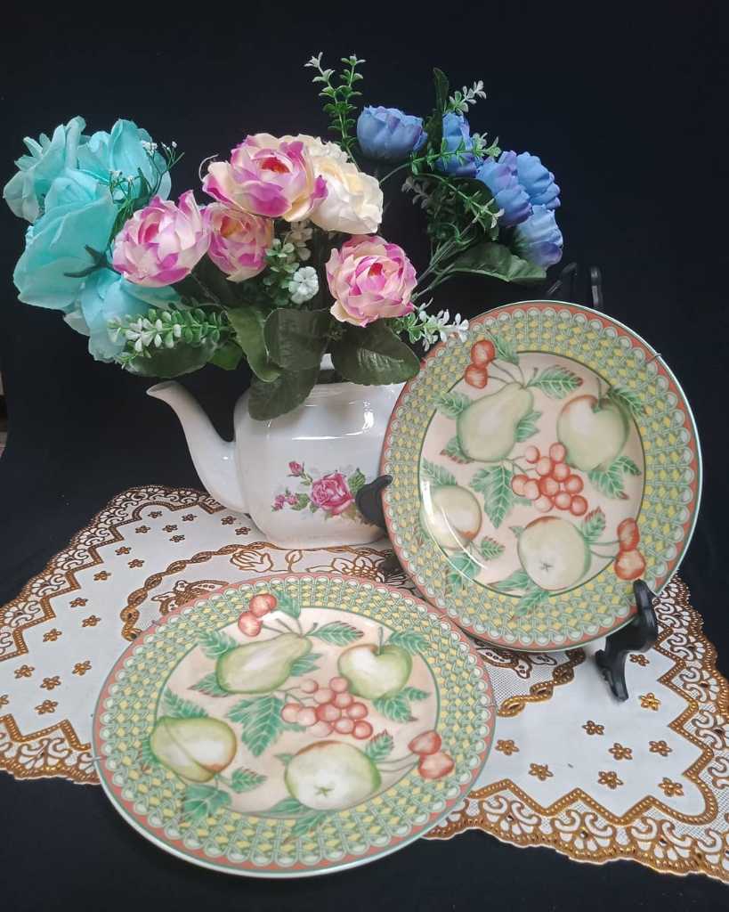 Piring Porcelain Vintage