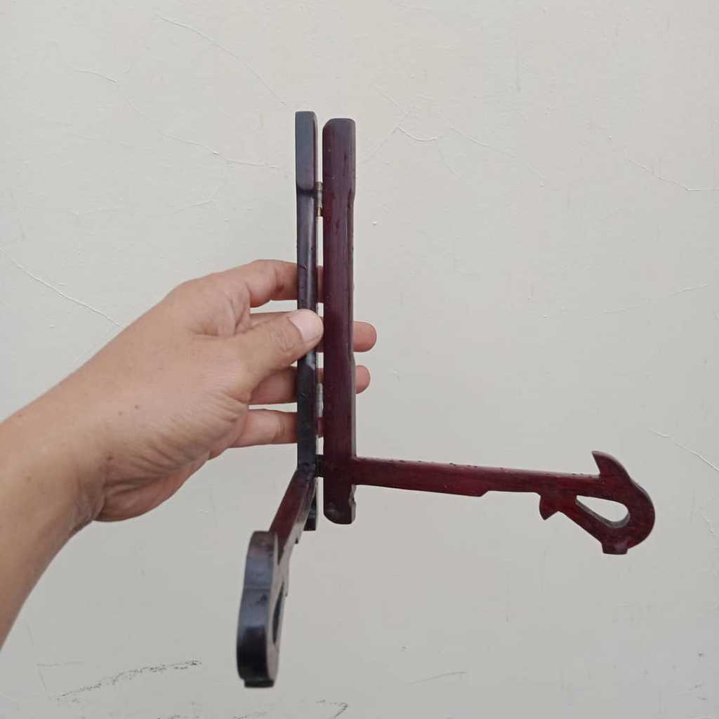 Stand Piring Vintage