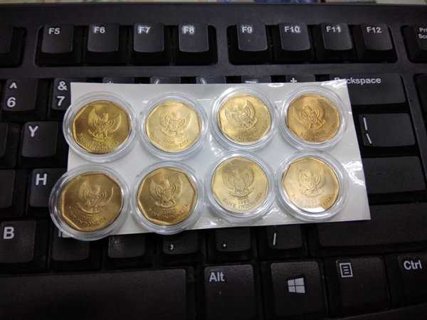 X513 Set Tahun Karapan Sapi Tahun 1991 92 93 94 95 96 97 98 Total 8 keping Sudah Di Rapikan Di kapsul