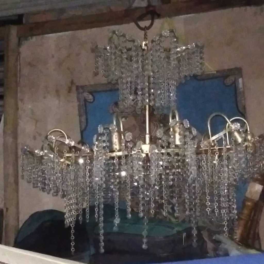 Lampu kuningan kristal