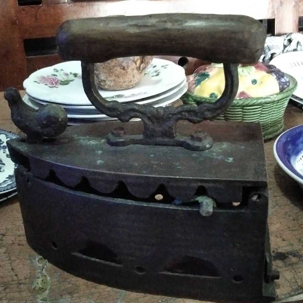 Setrika jumbo ayam jadul Jaman jepang bahan kuningan 21 cm