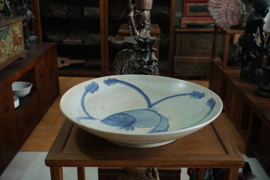 Piring Keramik Antik