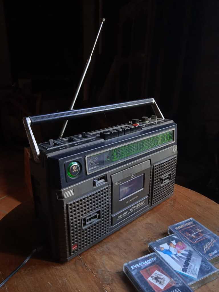 RADIO TAPE "SHARP -GF 8080"