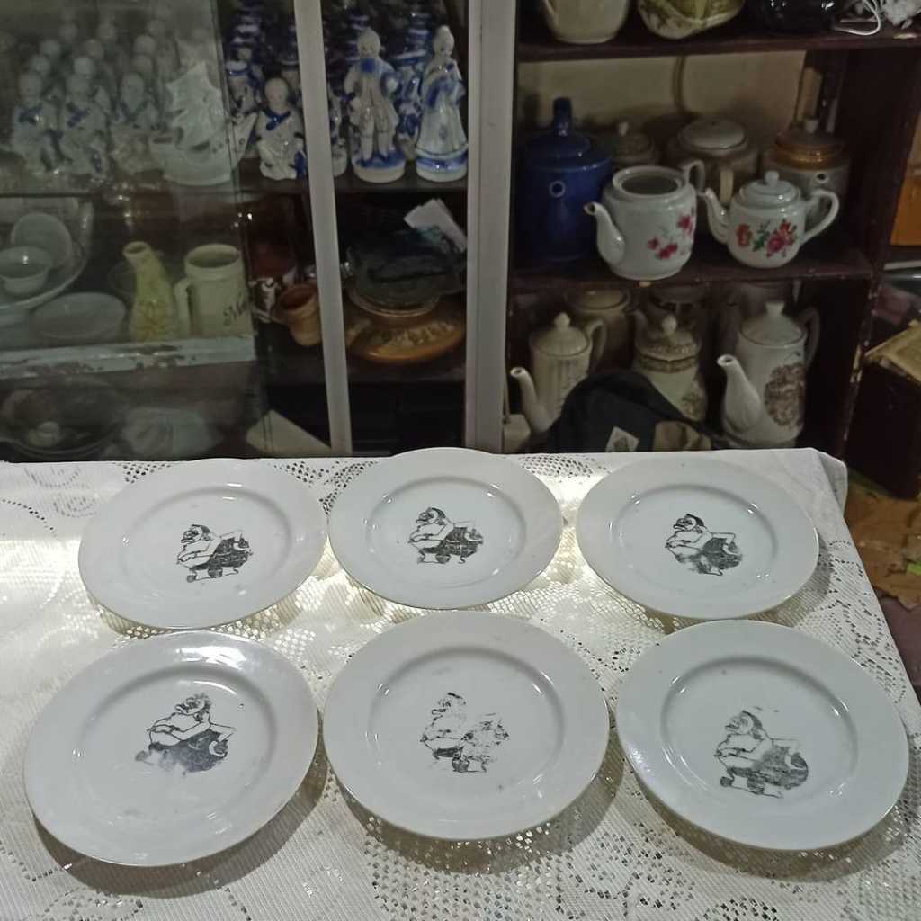 Piring Keramik Vintage