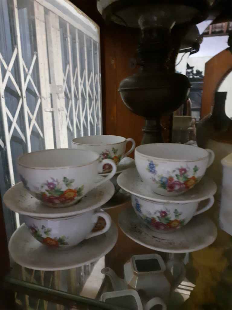 Cangkir Porcelain Vintage