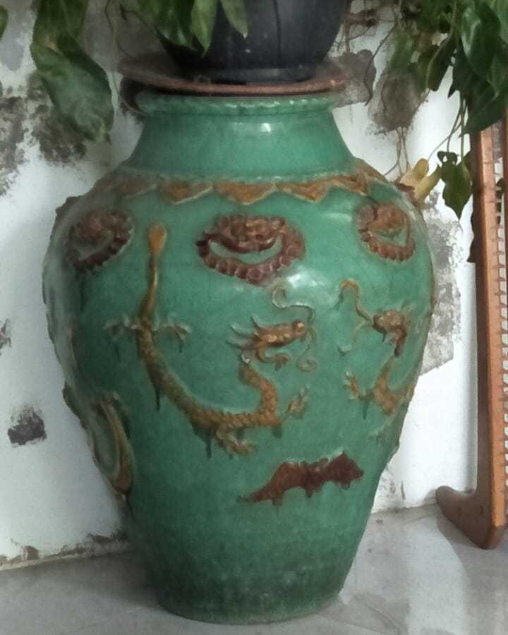 Guci Singkawang Vintage