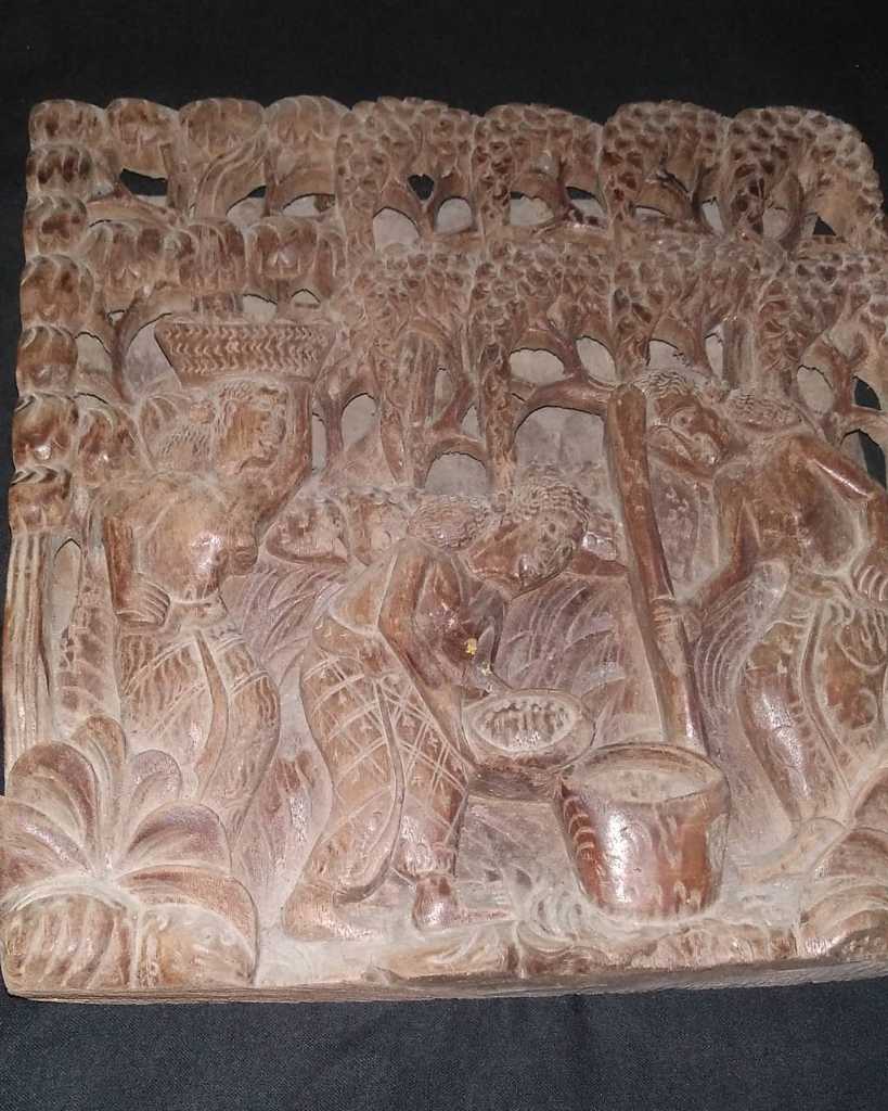 kayu ukir tinggi 24 lebar 22