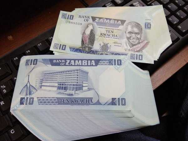BL 874 Zambia 10 Kwacha Tahun 1980-88 UNC Mulus Per 1 lembar