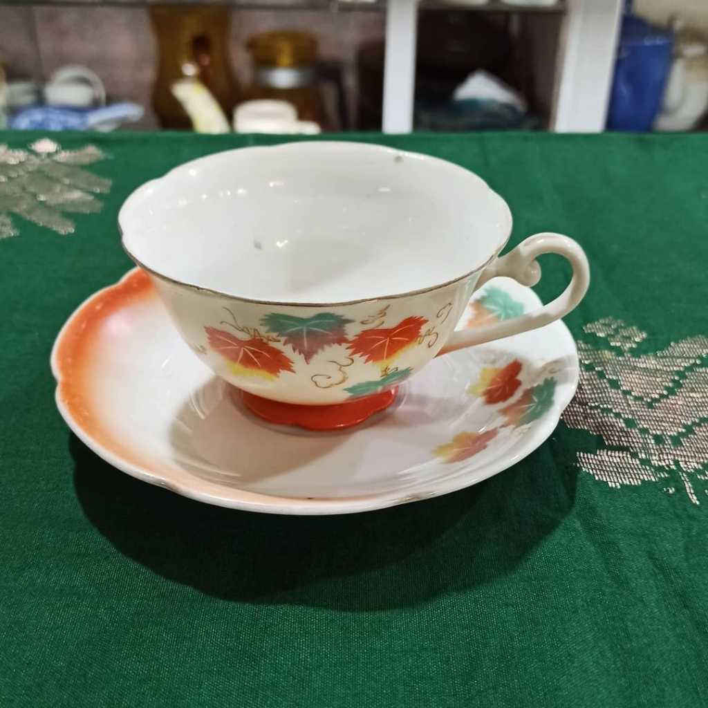 Cangkir Keramik Vintage