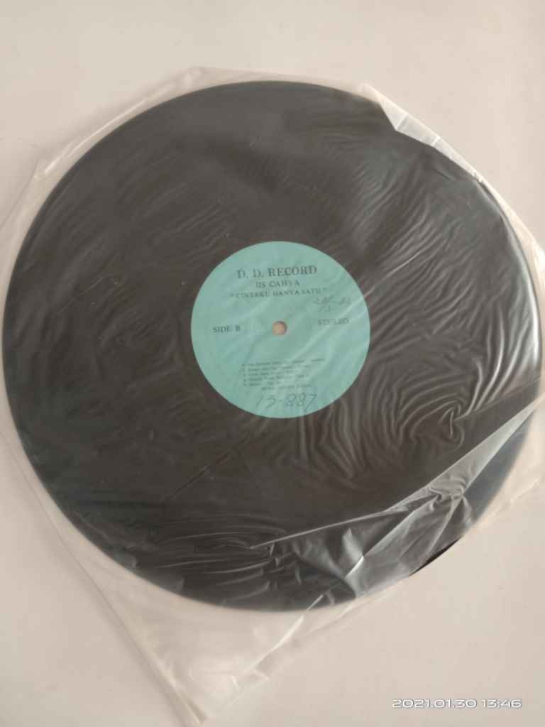 Piringan Hitam Iis Cahya