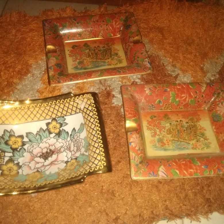 Piring Keramik Vintage