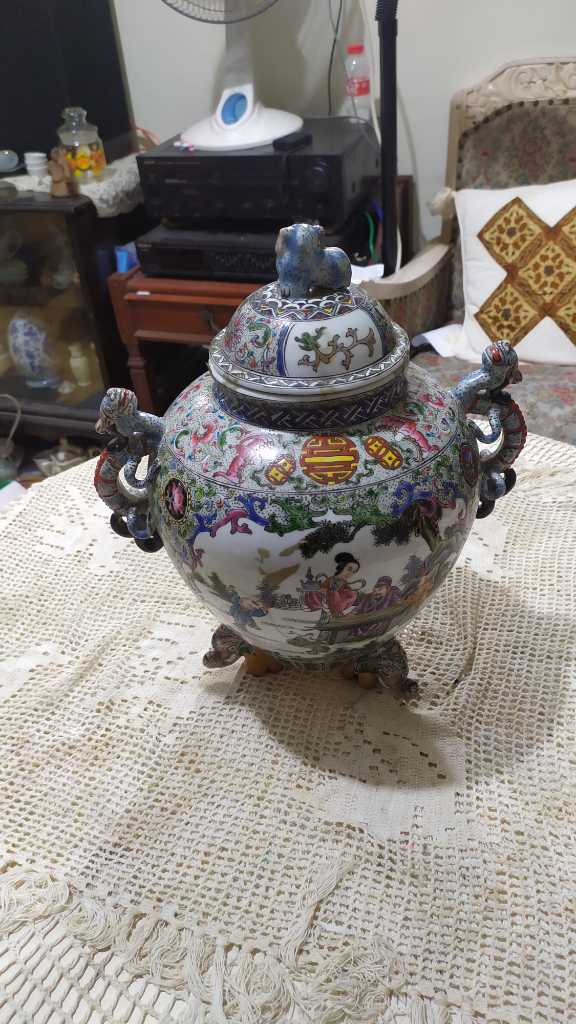 Guci Keramik China Vintage