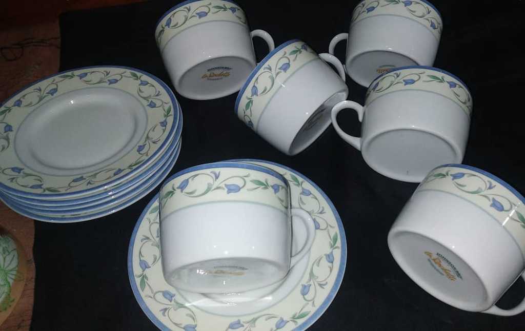 Cangkir Porcelain Eropa Vintage