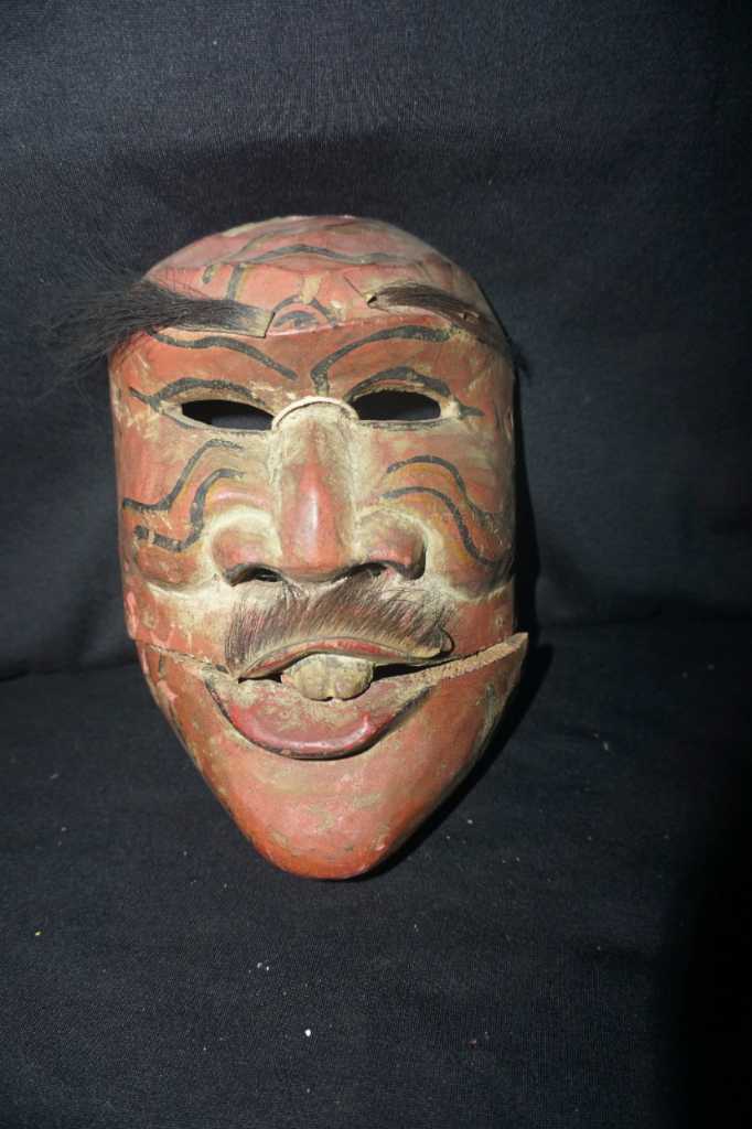 Topeng Primitif Antik