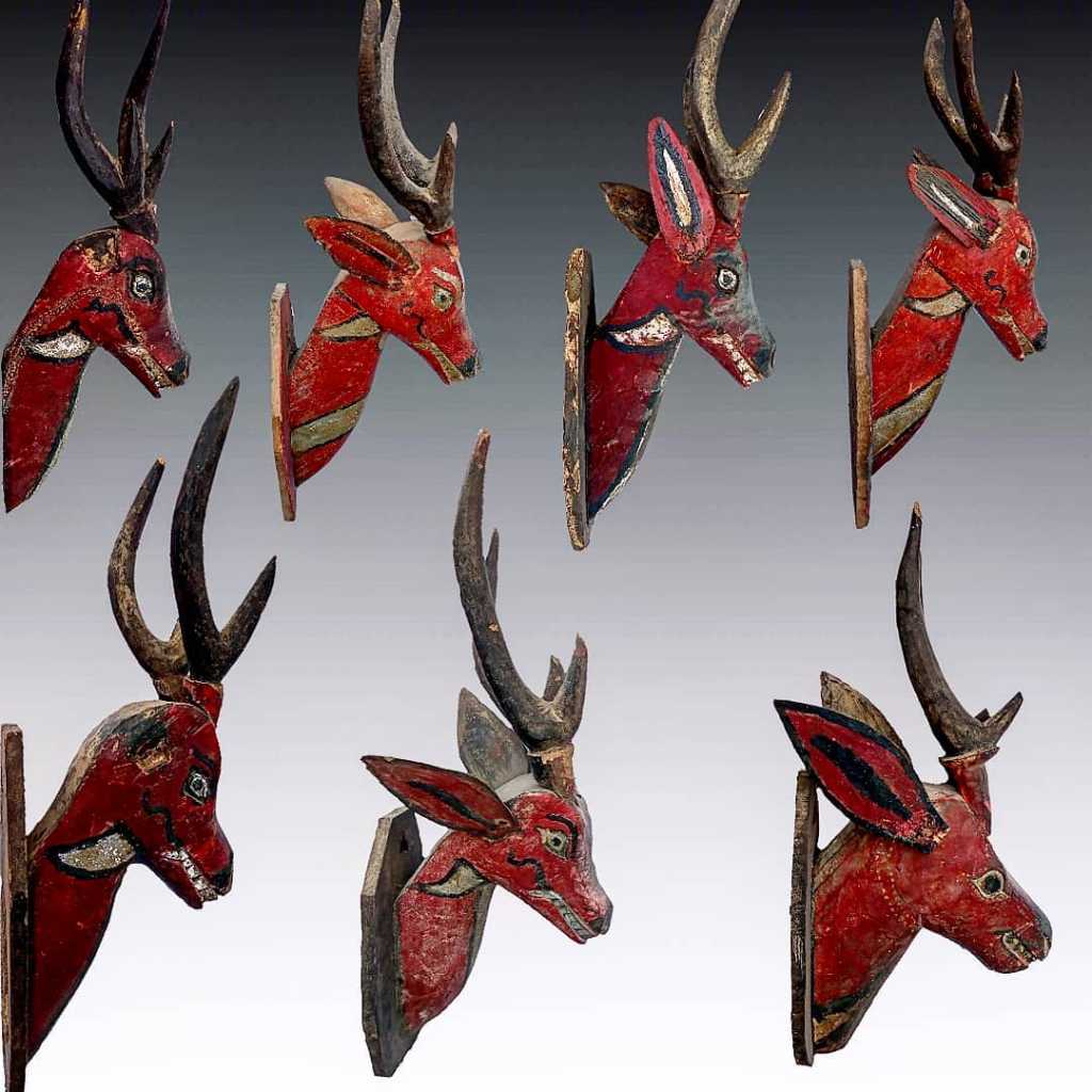 Patuk Kepala Rusa Antik Bahan Kayu