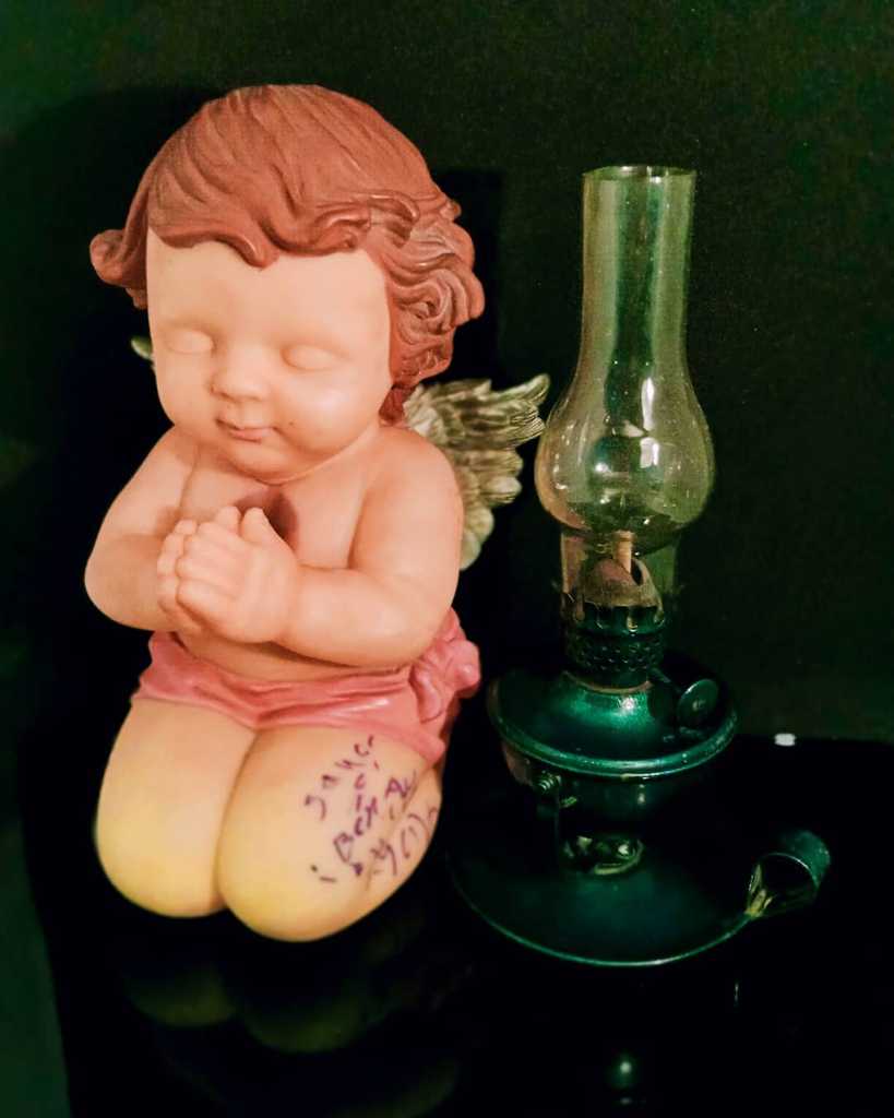 Lampu minyak + Boneka Angel