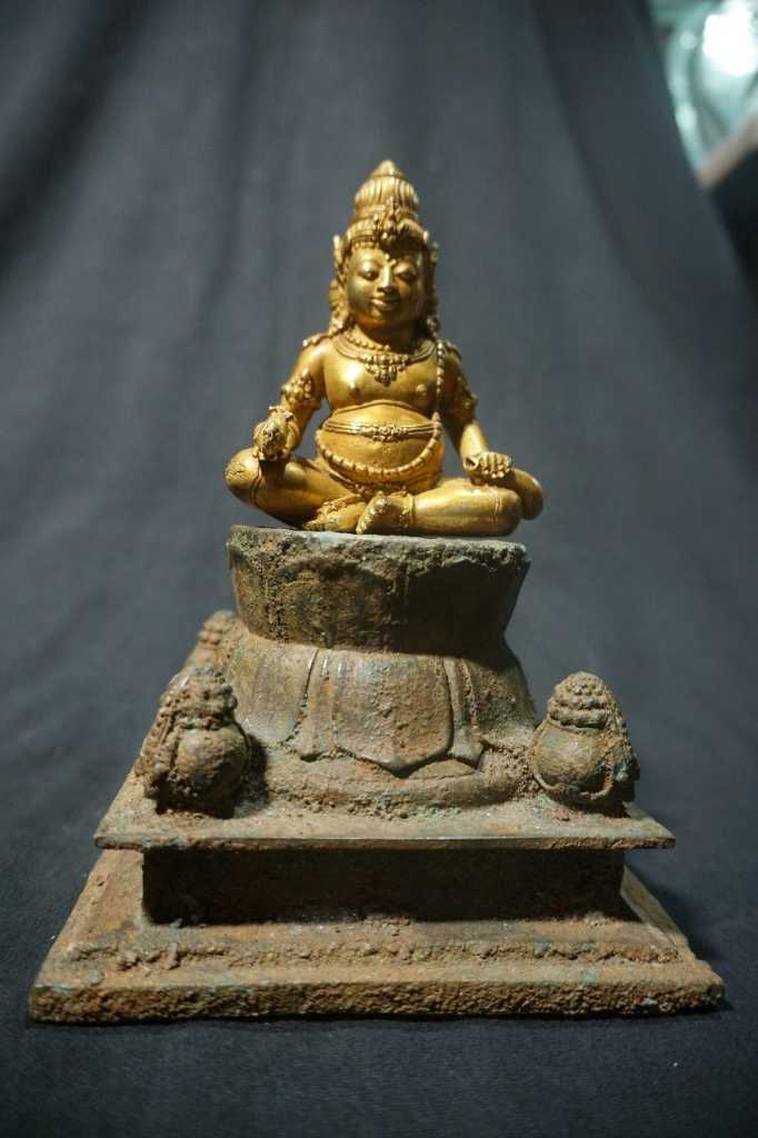 Patung Perunggu Lapis Emas