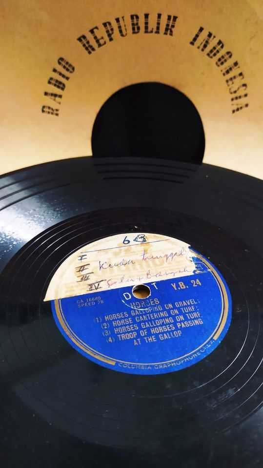 Piringan Hitam Columbia Graphophone