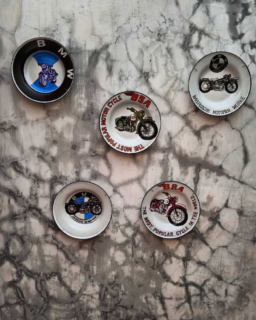 Piring Porcelain Vintage