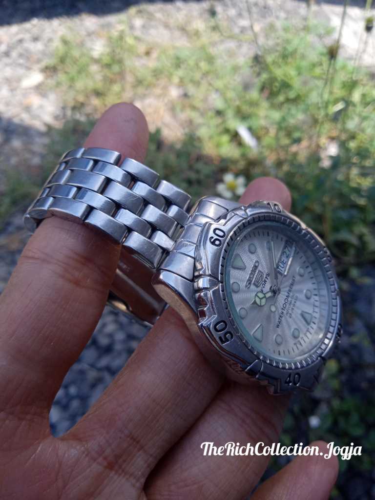 VINTAGE SEIKO 5 SPORT JAPAN 23 J AUTOMATIC 7S36 0180 Men s Day