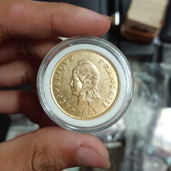 A1086 Per 1 Keping New Caledonia 100 Francs 2009 Bekas Pakai Sesuai Gambar