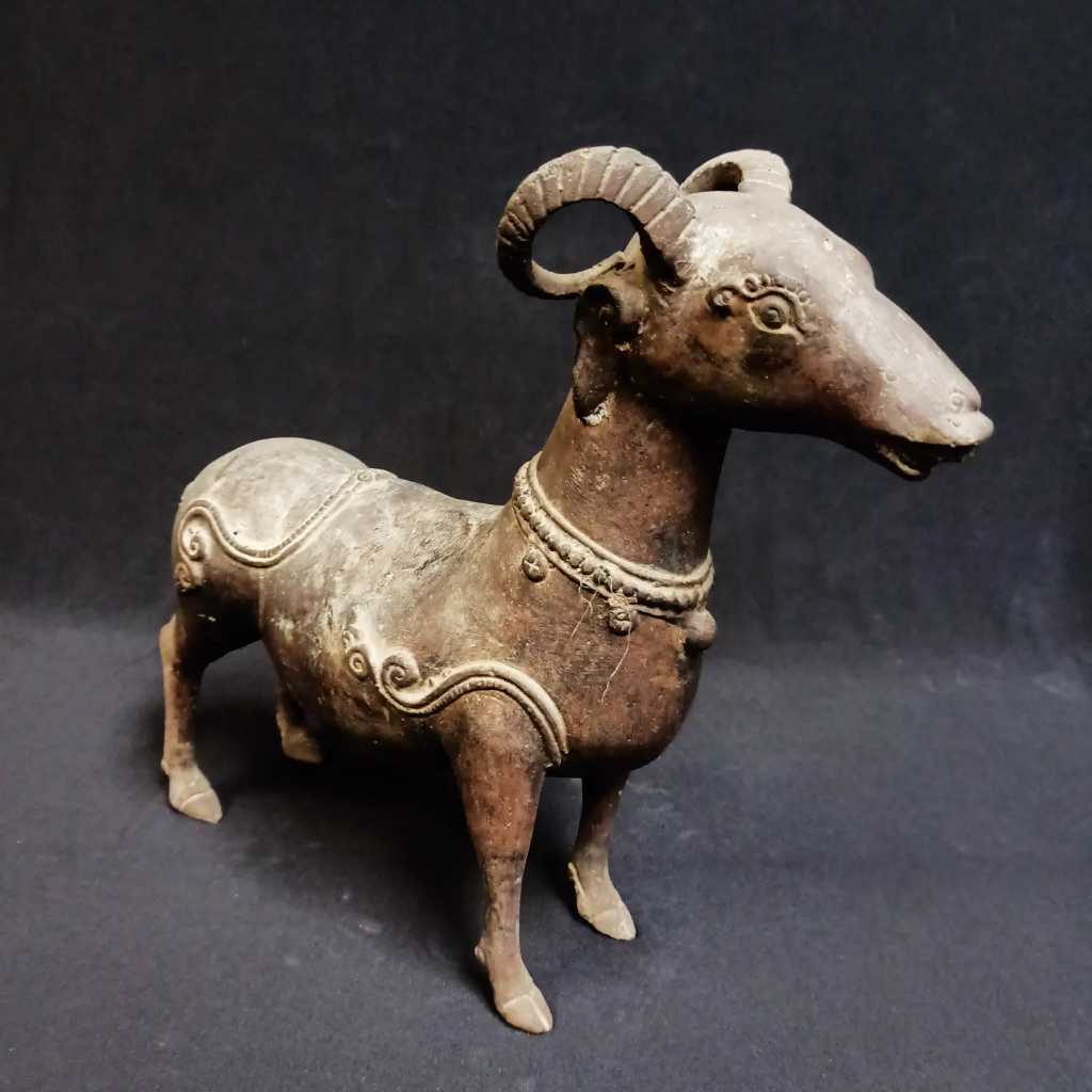 Patung Kuningan Antik