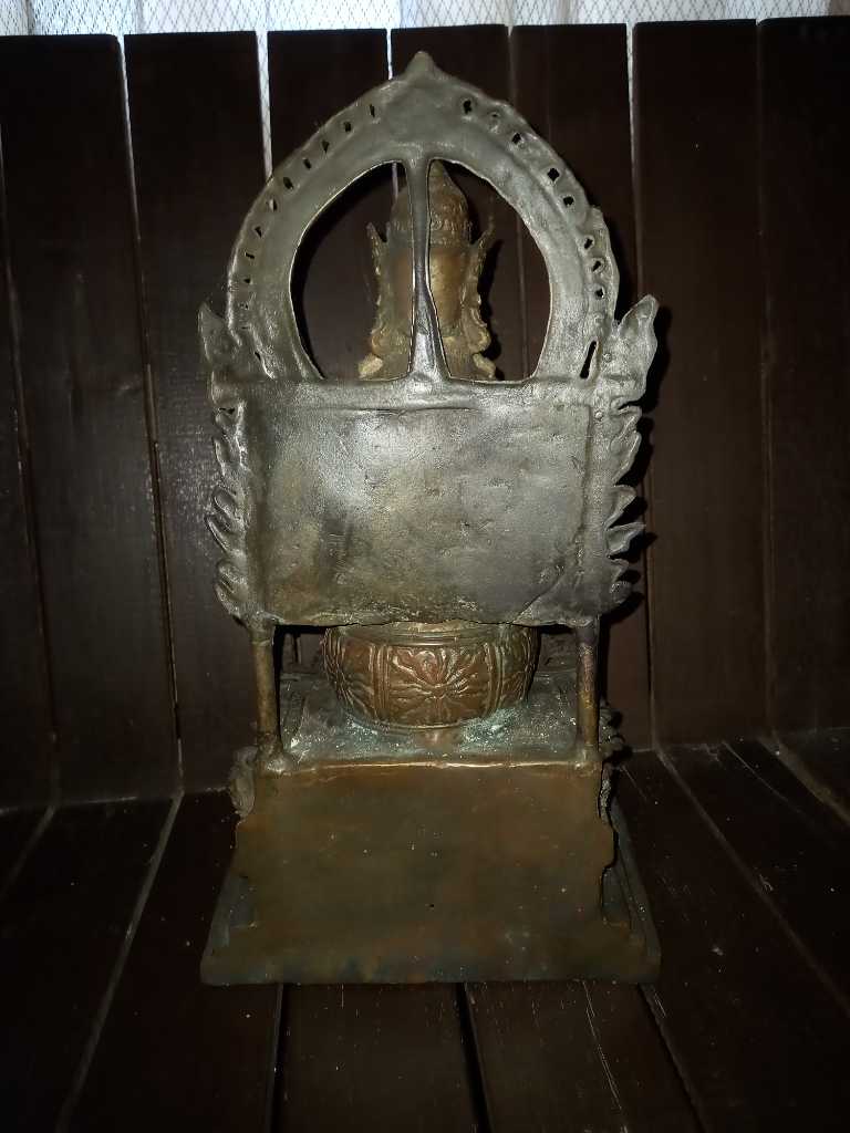 Patung Perunggu Antik