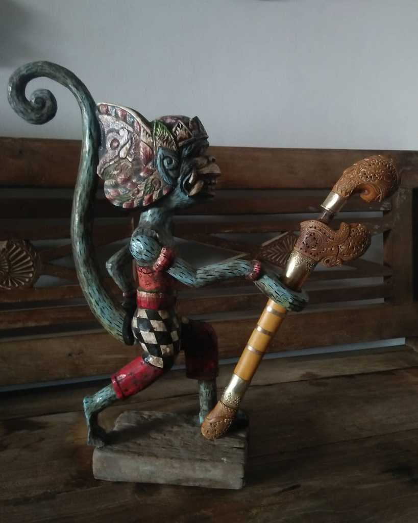 Tempat keris dengan keris