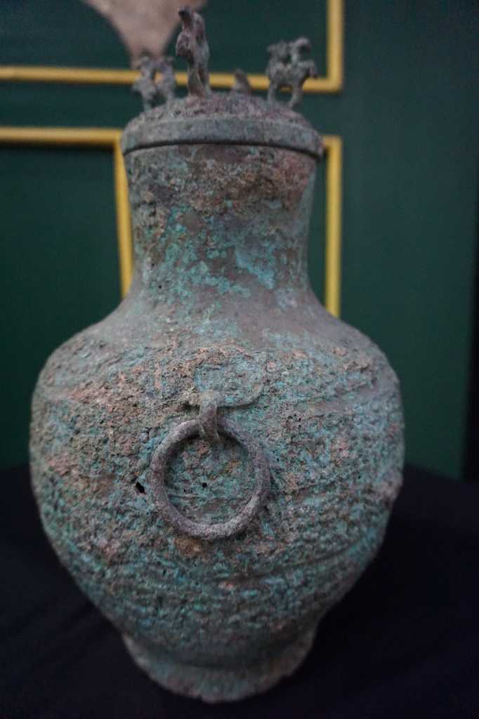 Tempat perhiasan antik perunggu Temuan