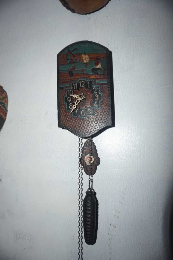 Jam Kikuk Bandul 1 Tua