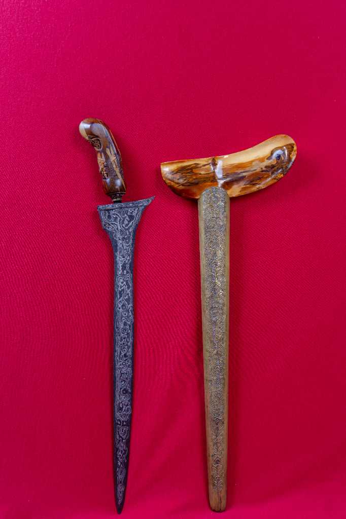 (005) Keris Lurus Brojol Beras Wutah Tuban