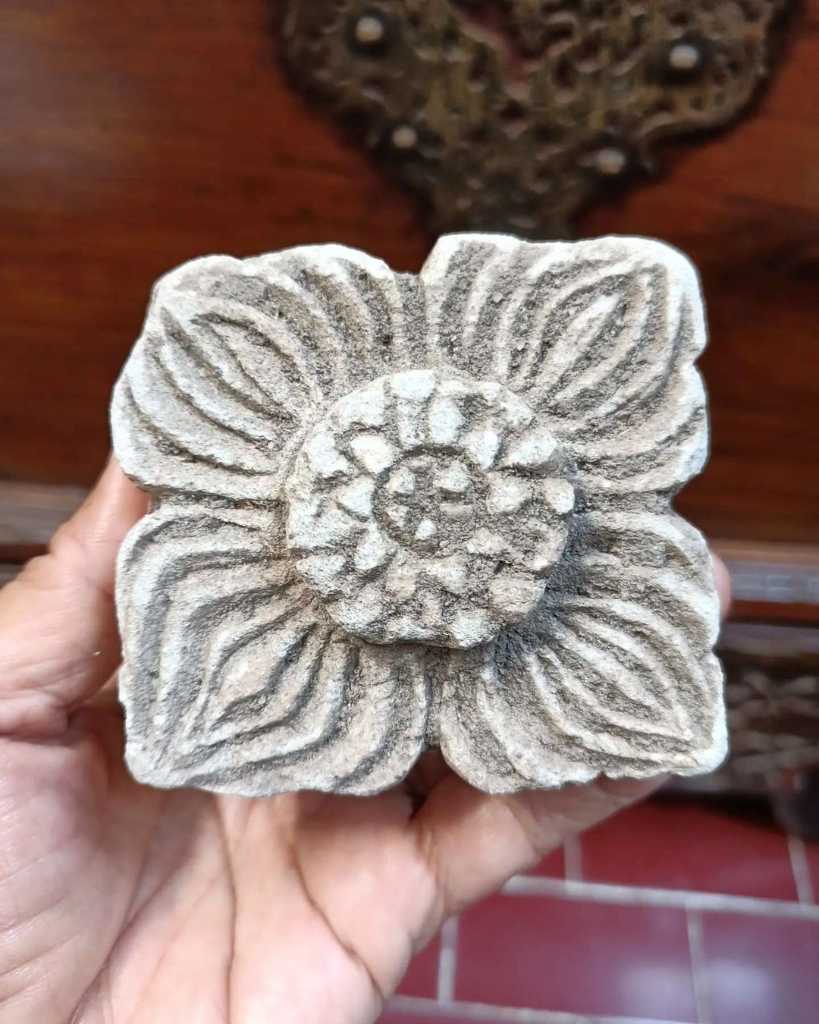 Stempel Batu Antik