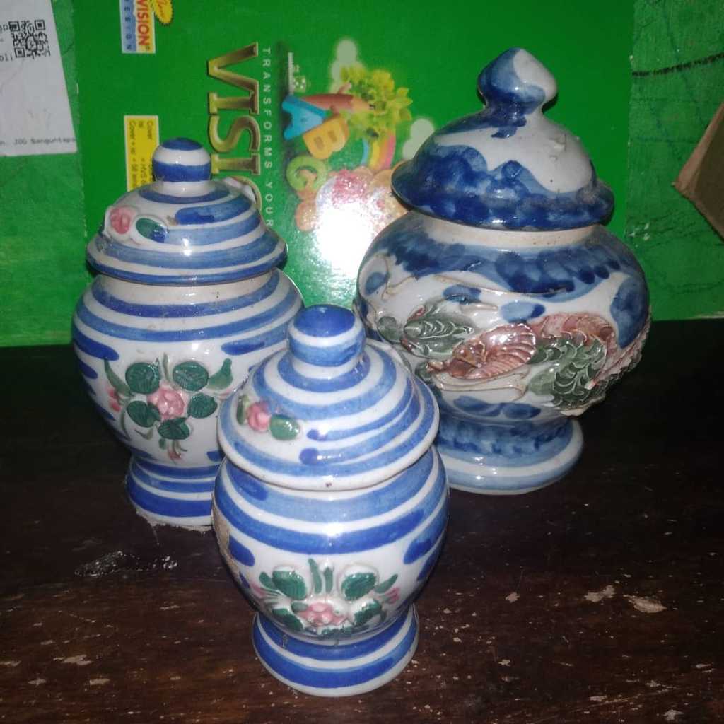 Guci Keramik Vintage