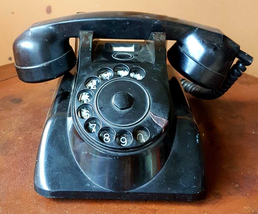 Telephone Putar Antik Hitam Germany Ericcson