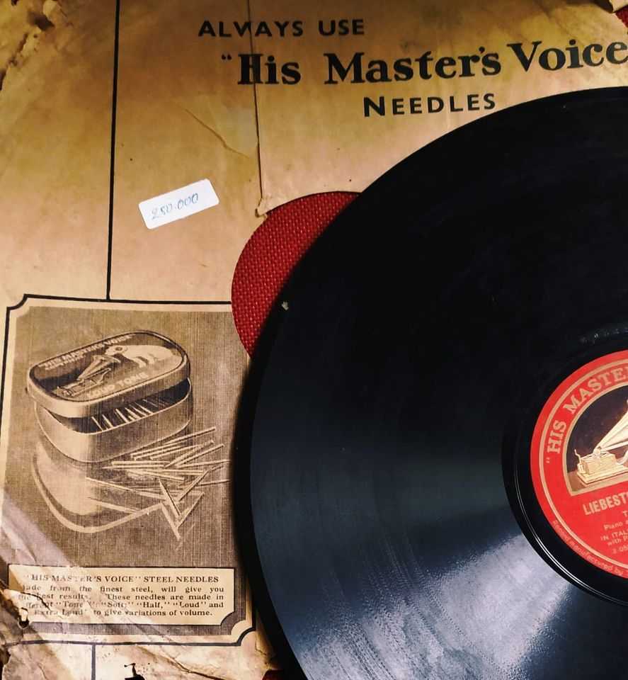 Piringan Hitam Ave Maria - Tito Schipa Tenor