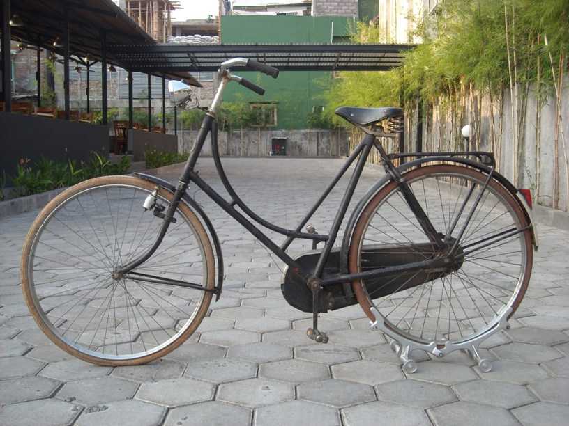 SEPEDA ANTIK GERMAAN KRUISFRAME - DAMES (515)