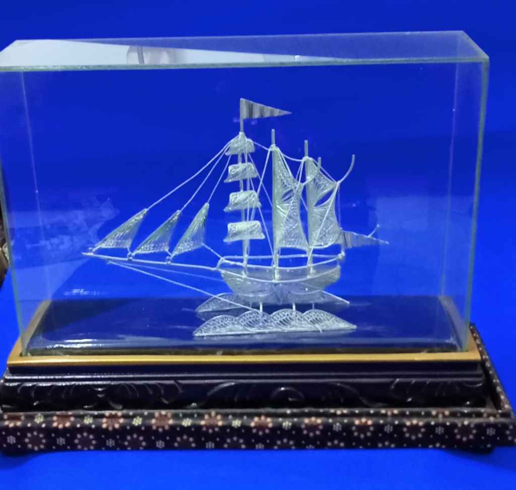 Miniatur Kapal Bahan Perak Dan Tembaga