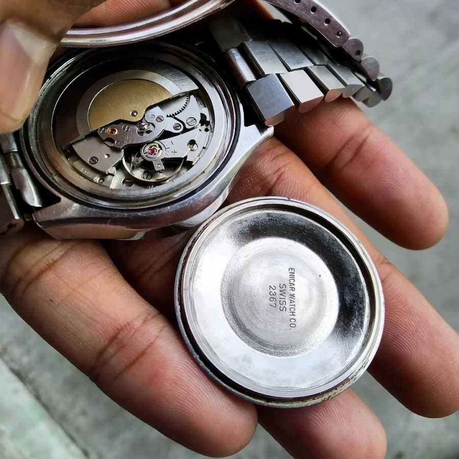 Jam Tangan Enicar jump hour