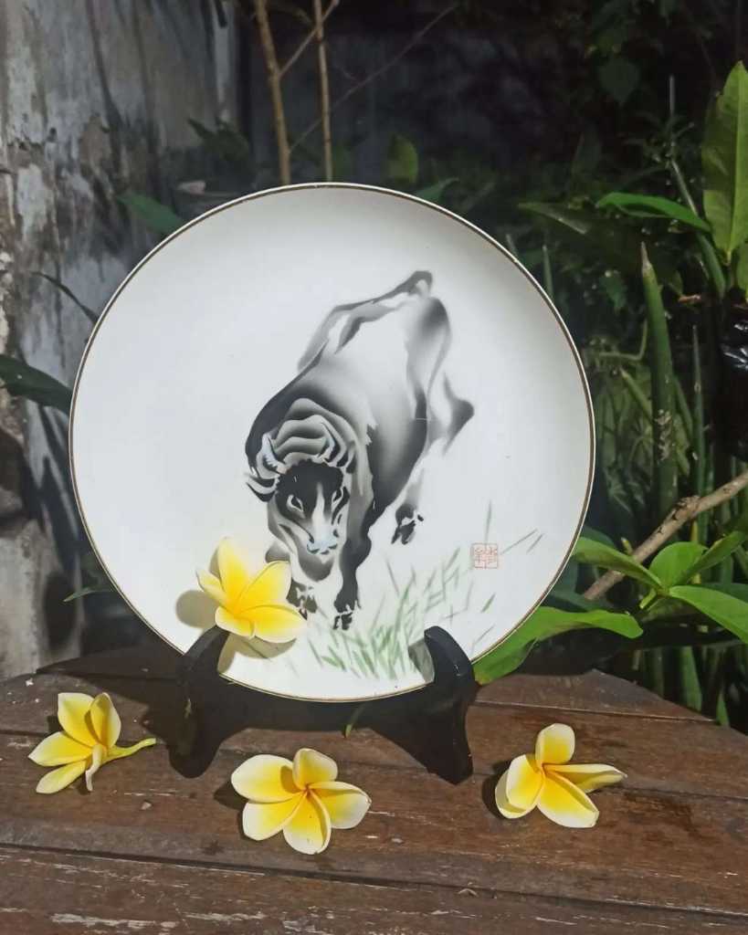 Piring Keramik Vintage