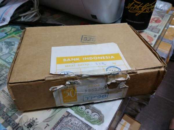 X564 dus 50 rupiah tahun 1998 original isi 40 dus