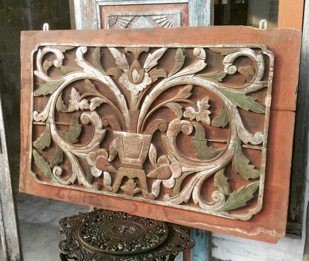 Ukiran lawasan. Ori tua. Ukuran : P. 1.02cm x 65cm