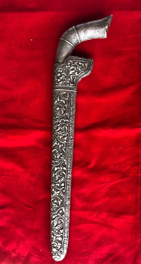 Pedang tusuk Pamor rangka Perak