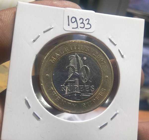 A 1933 Koin Bimetal 20 Rupees Mauritius Tahun 2007 Bekas Pakai Kondisi Sesuai Gambar
