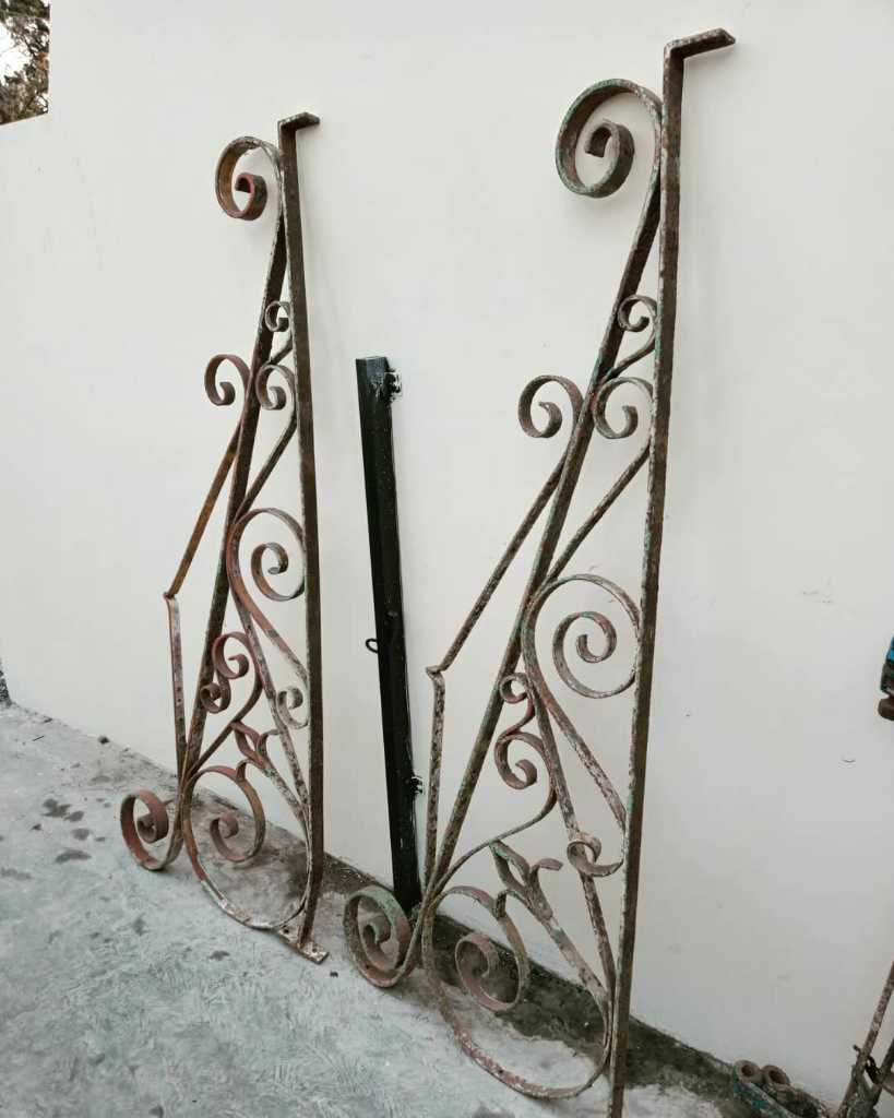 Konsul besi kelingan.Bongkaran rumah belanda