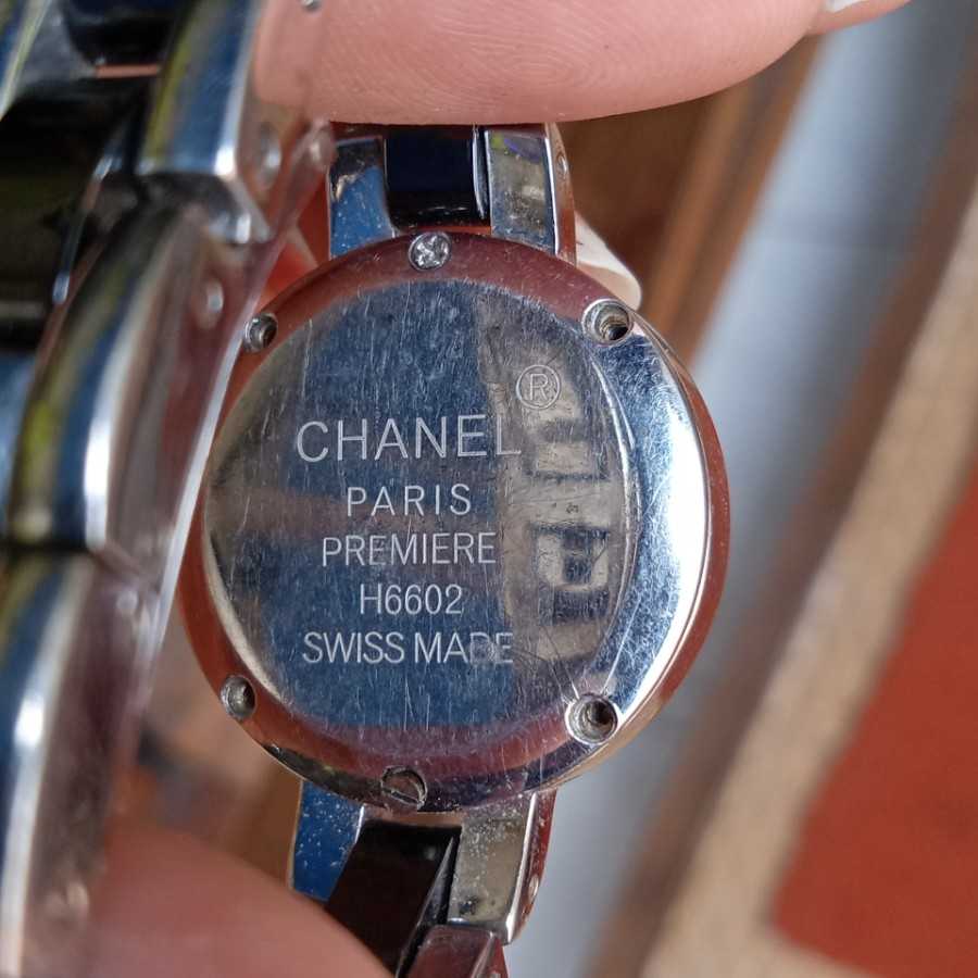 Jam Tangan CHANEL swiss made H6602
