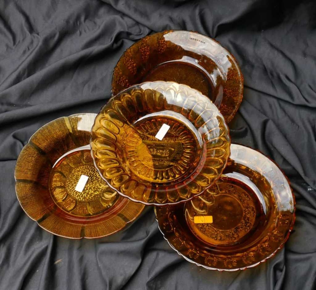 Piring Kaca Vintage