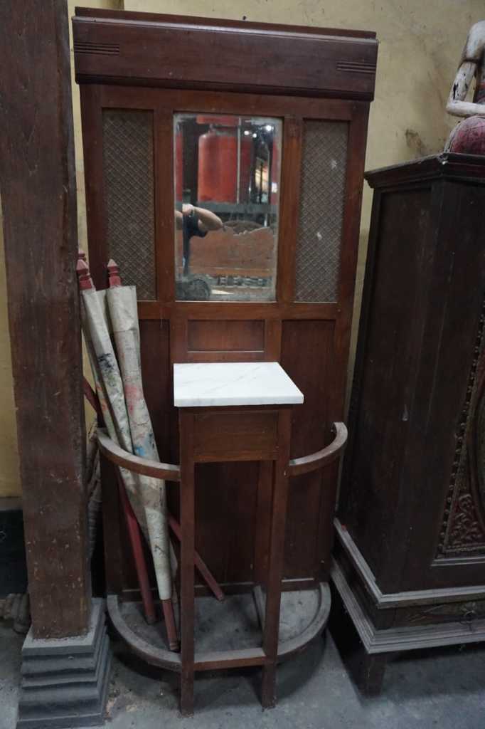 Lemari Rias / Toalet marmer