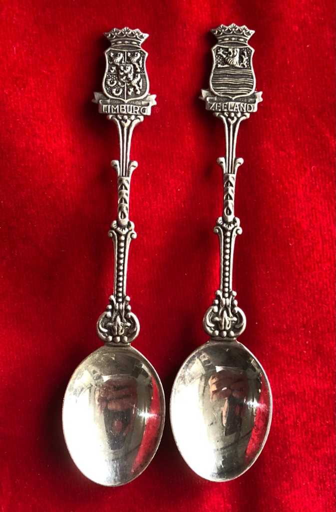 Sendok souvenir bahan Alpaca 1 set isi 2