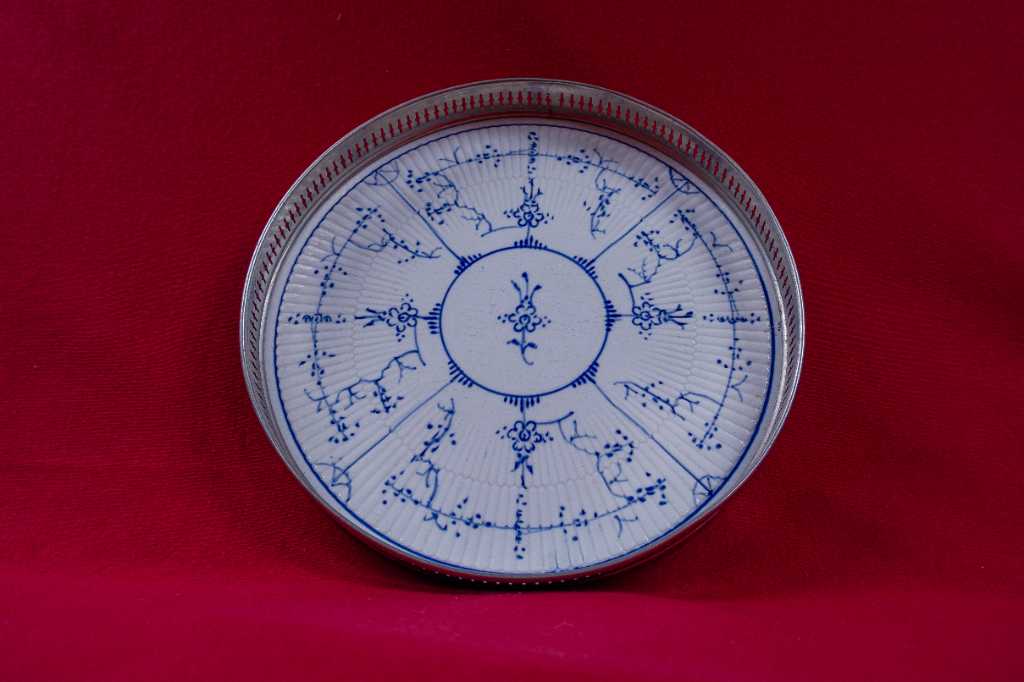 Nampan Keramik Eropa Vintage