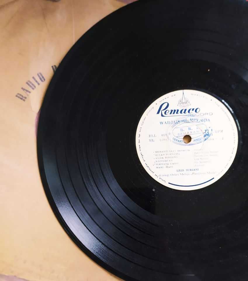 Piringan Hitam Wadjah Menggoda - Remaco Record